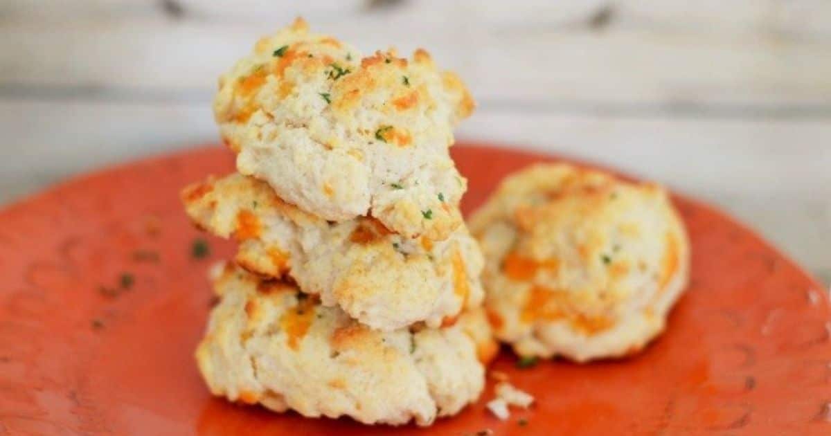 Cheddar Bay Biscuits - Lite Cravings